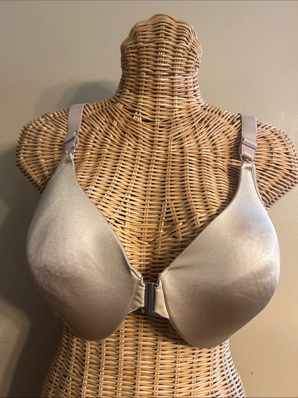 Playtex Seamless Front-Closure T-Shirt Bra 40D